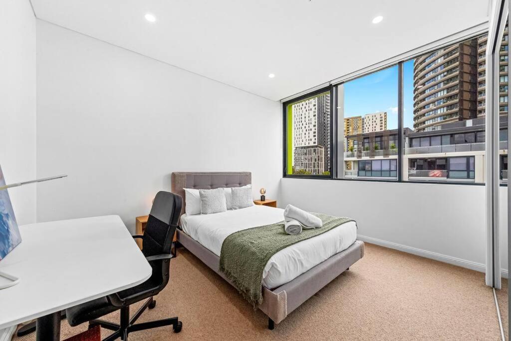 Four Bedroom Apartment With Facilities In Olympic Park 悉尼 外观 照片