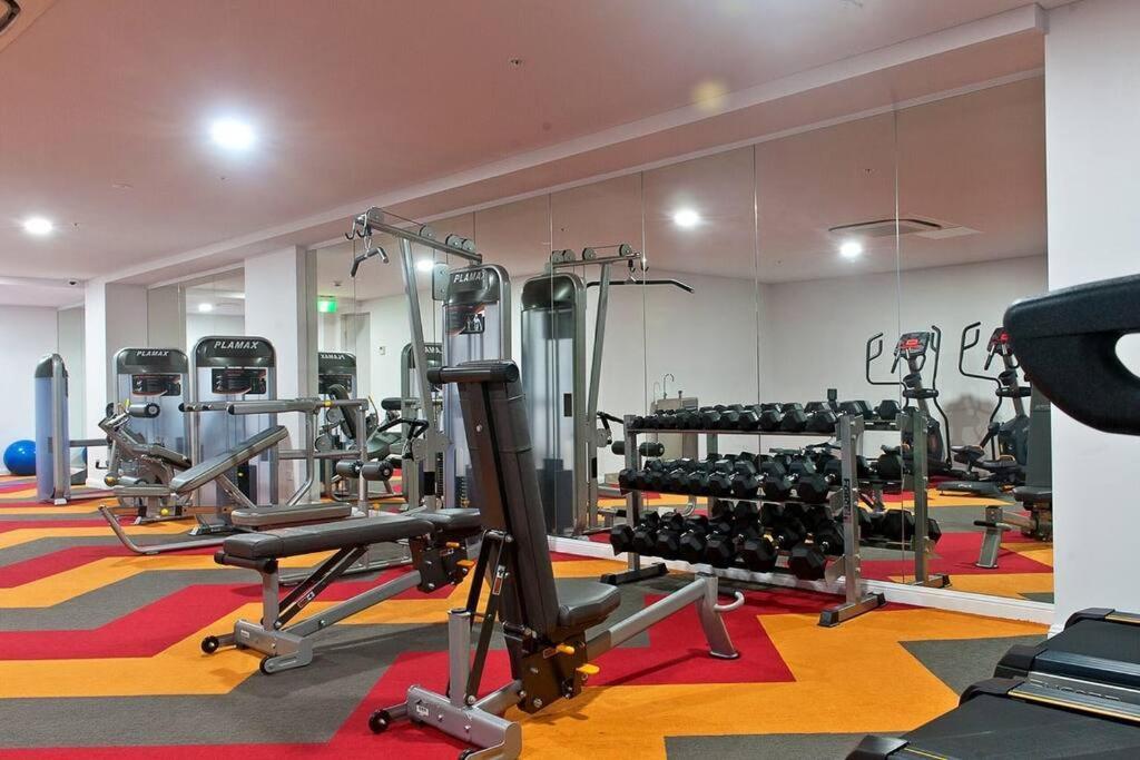 Four Bedroom Apartment With Facilities In Olympic Park 悉尼 外观 照片